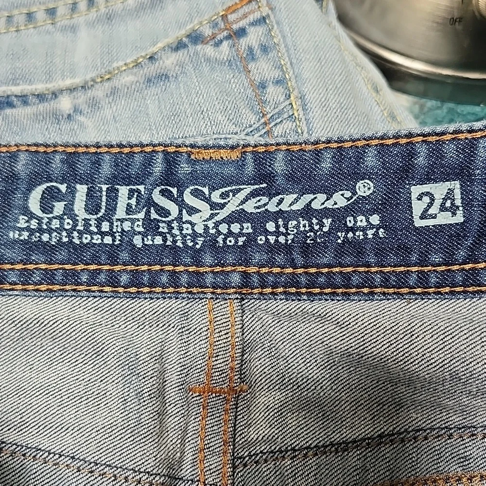 NWOT GUESS Women's Blue Denim Shorts - Picture 3 of 8